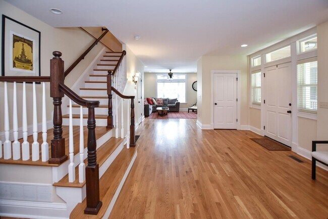 Foto del edificio - 3469 Brookline Ave