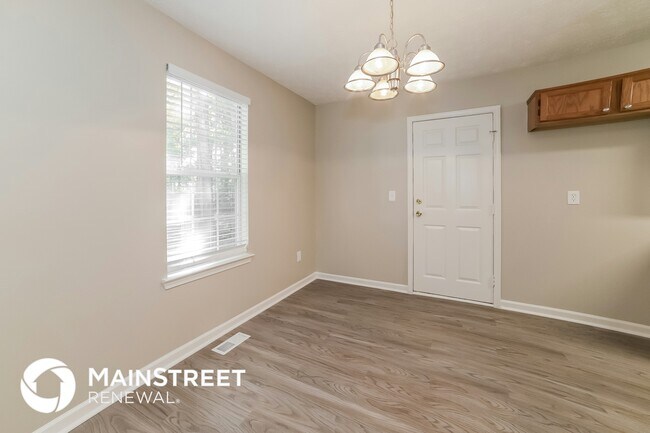 Building Photo - 3145 Medina Dr