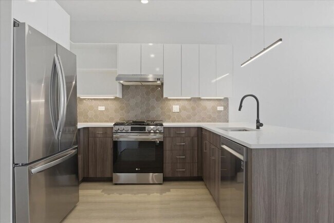 Foto del edificio - 948 W Sunnyside Ave