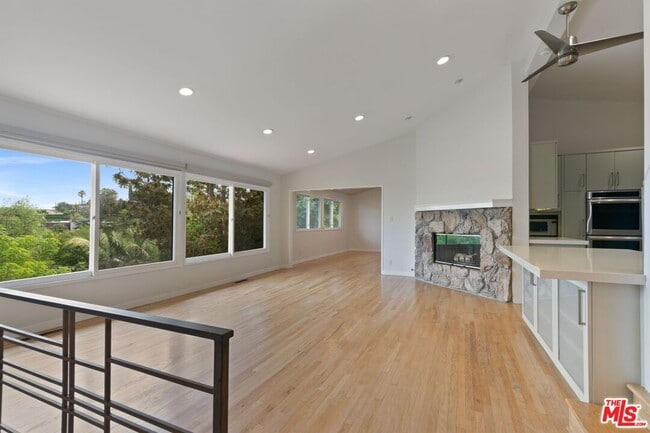 Building Photo - 13463 Rand Dr