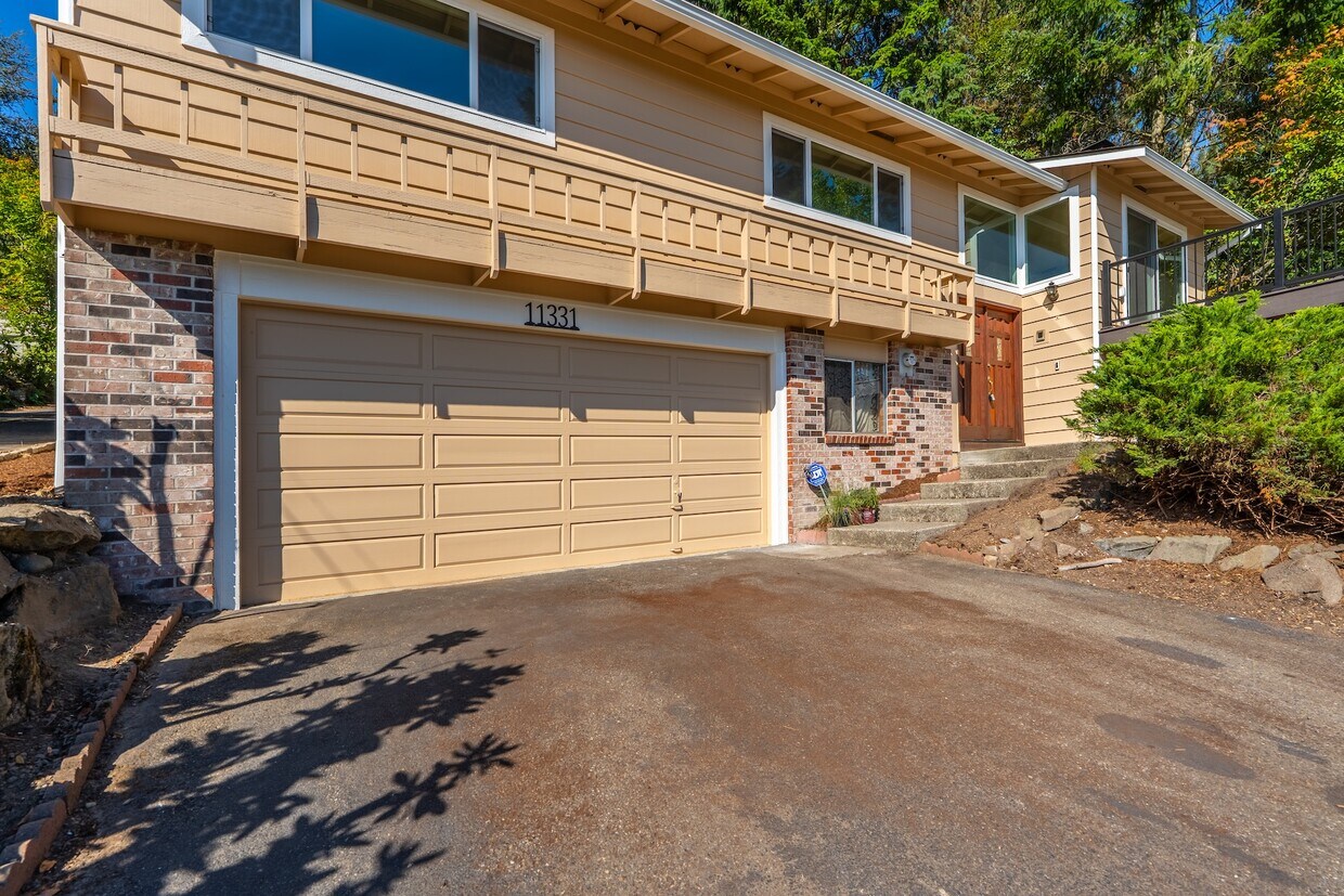 Foto principal - 11331 24th Ave NE