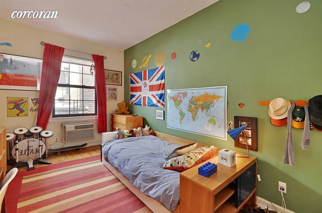 Foto del edificio - 213 W 21st St