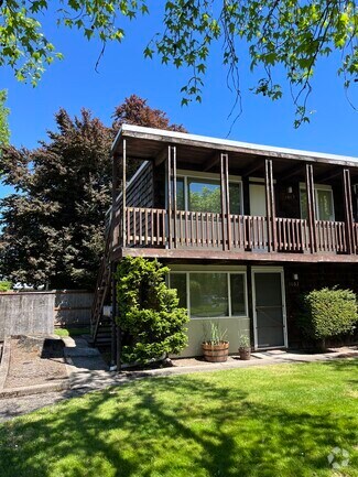 Building Photo - 1043 SW Western Blvd