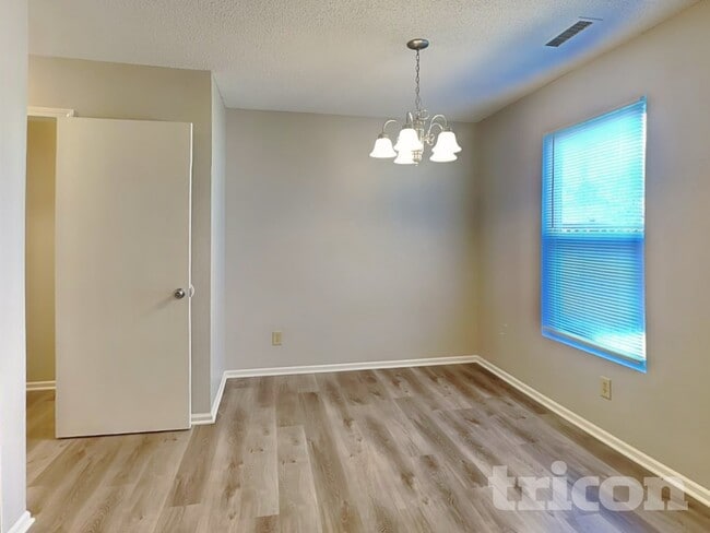 Building Photo - 2168 Olympia Dr