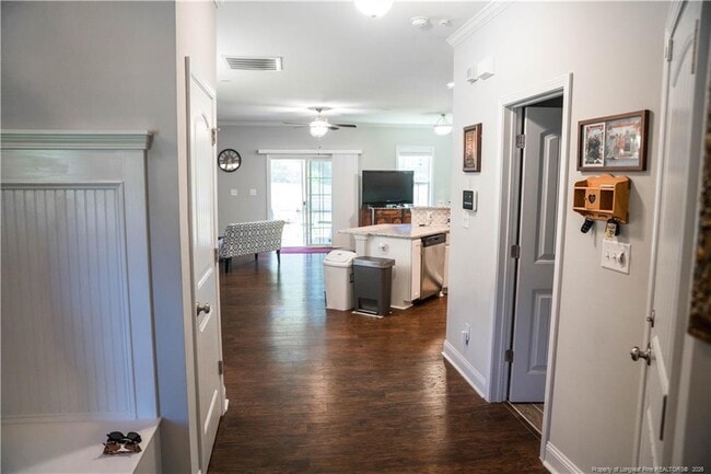 Building Photo - 919 Carolina Ave