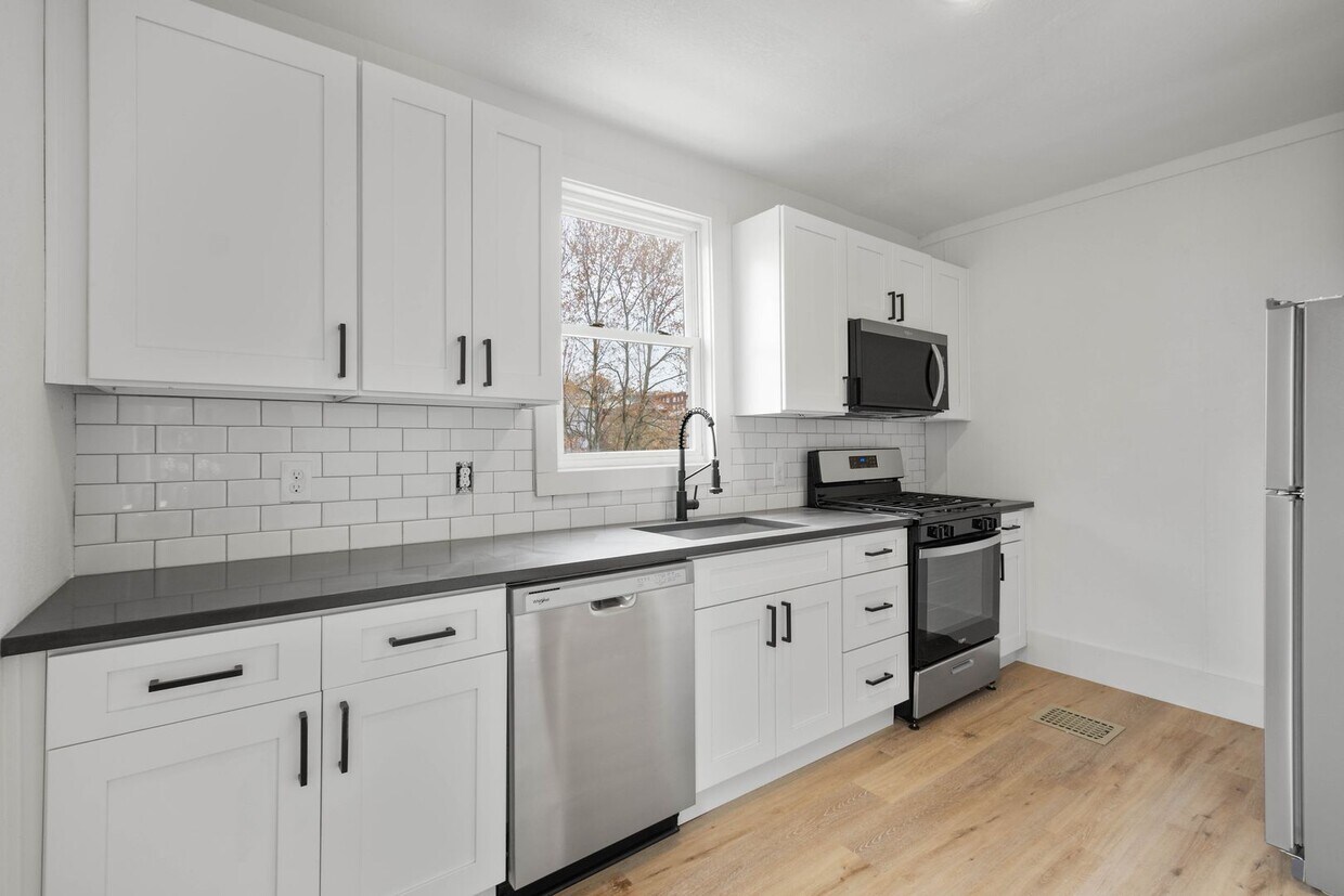 Primary Photo - 2 BEDROOM END UNIT IN THE HEART OF DORMONT...