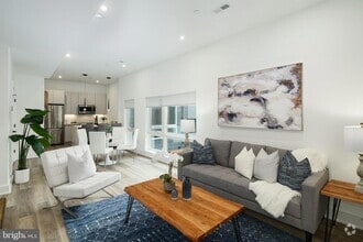 Building Photo - 1421 23 E Columbia Avenue Unit 303