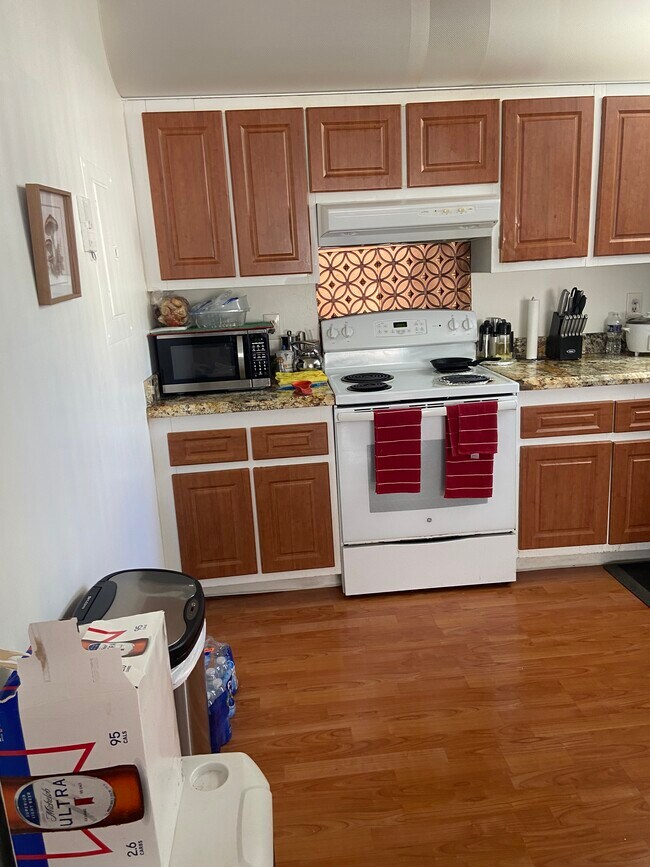 Foto del edificio - 9641 Riverside Dr