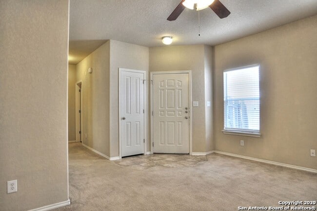 Foto del edificio - 3 Bedroom 2 bath Windfield Unit 1 Subdivision