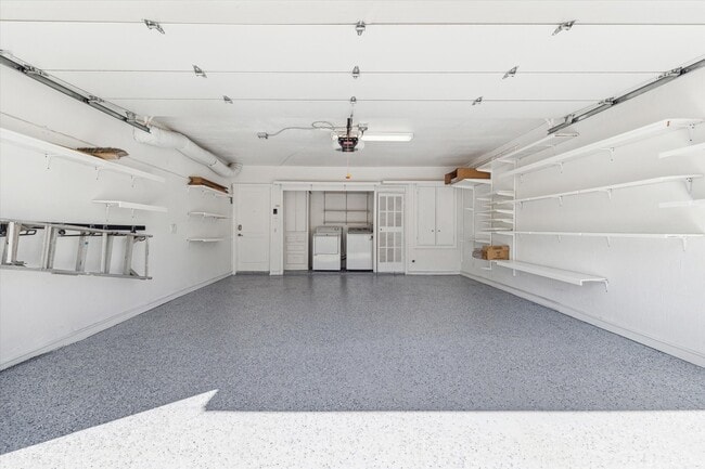 Building Photo - 1833 Saxony Ln