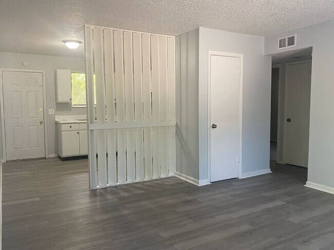 Building Photo - 5240 Westchase Court - 3