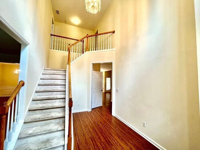 Foto del edificio - 3165 Maple Terrace Dr