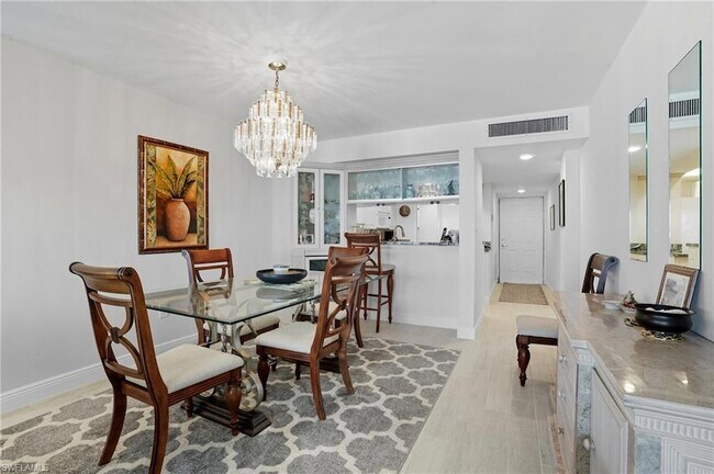 Foto del edificio - 25900 Hickory Blvd