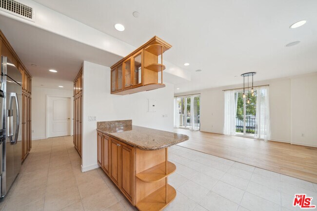 Foto del edificio - 1450 S Beverly Dr
