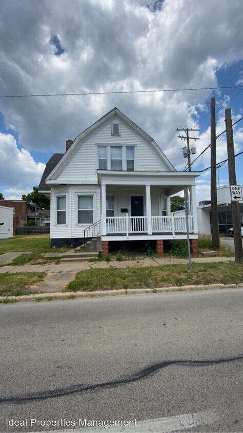 Primary Photo - 3 br, 1.5 bath House - 817 E Cook Street