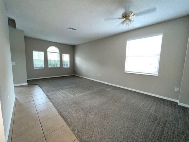 Foto del edificio - 9240 Black Hawk Ct