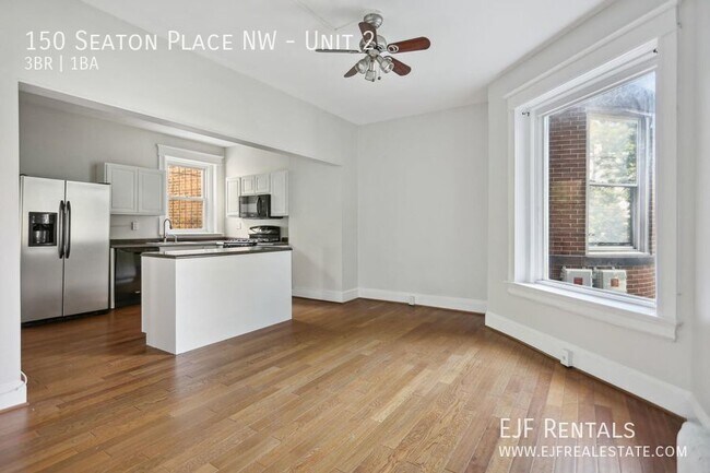 Foto del edificio - Unique Spacious Three Bedroom Apartment in...