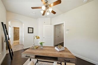 Building Photo - 9910 Spring Shadows Park Cir