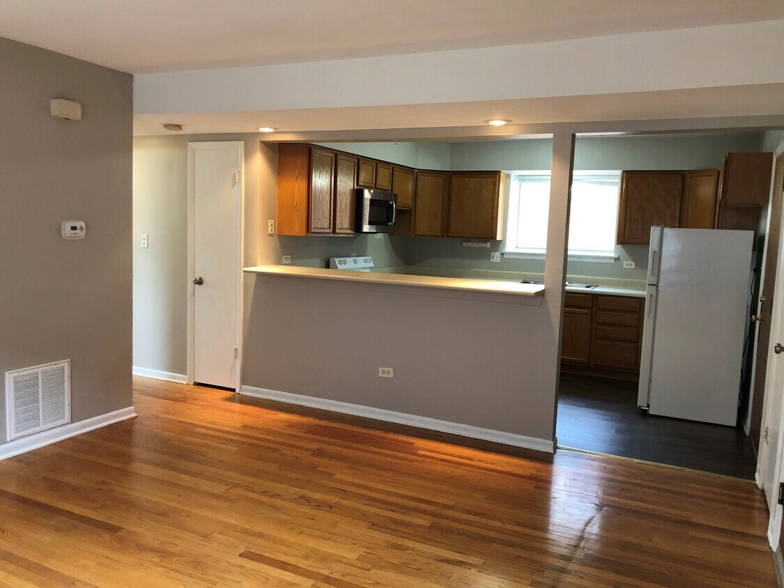 1007 Taft Ave Unit 2A, Wheaton, IL 60189 Apartment for Rent in