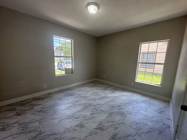 Foto del edificio - 7410 Dallas St