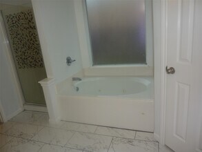 Building Photo - 919 Spring Source Pl