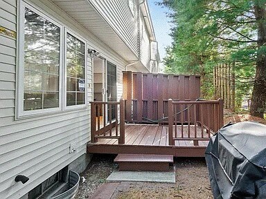 Foto del edificio - 195 Captain Eames Cir