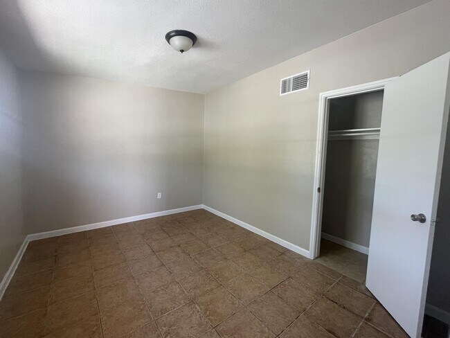 Building Photo - 4210 Manzana Ave