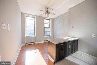 Building Photo - 2123 Spring Garden St
