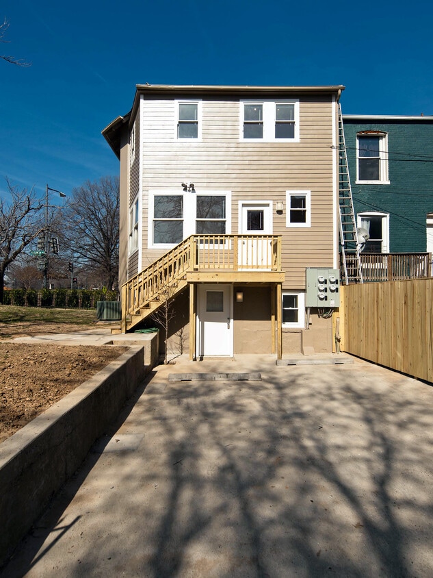 Building Photo - 701 Florida Ave NE