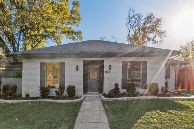 Primary Photo - 2740 Teakwood Ln