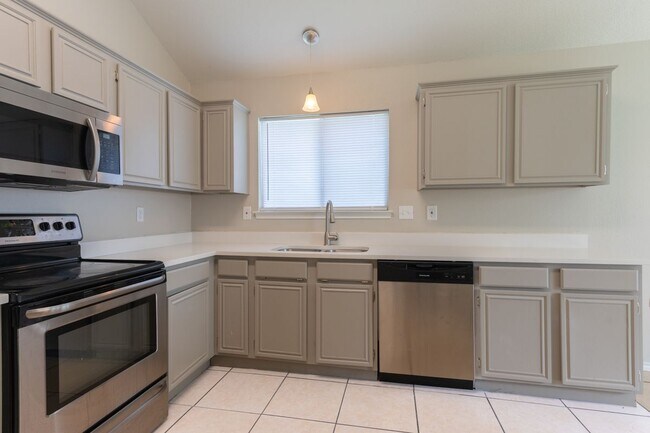Foto del edificio - 1026 Silver Spruce Dr