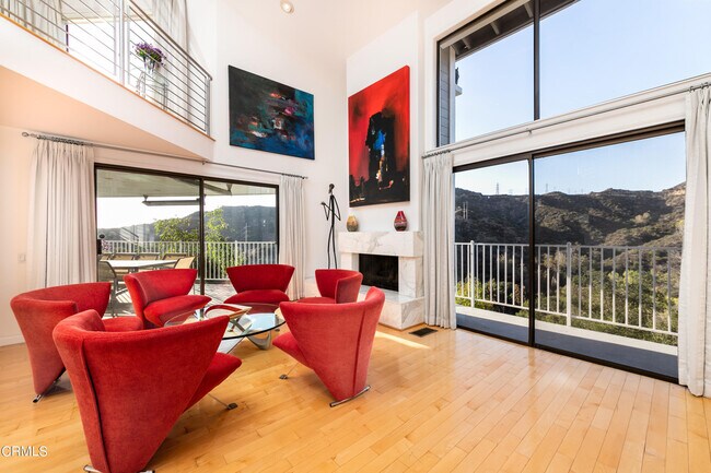 Building Photo - 363 Patrician Way