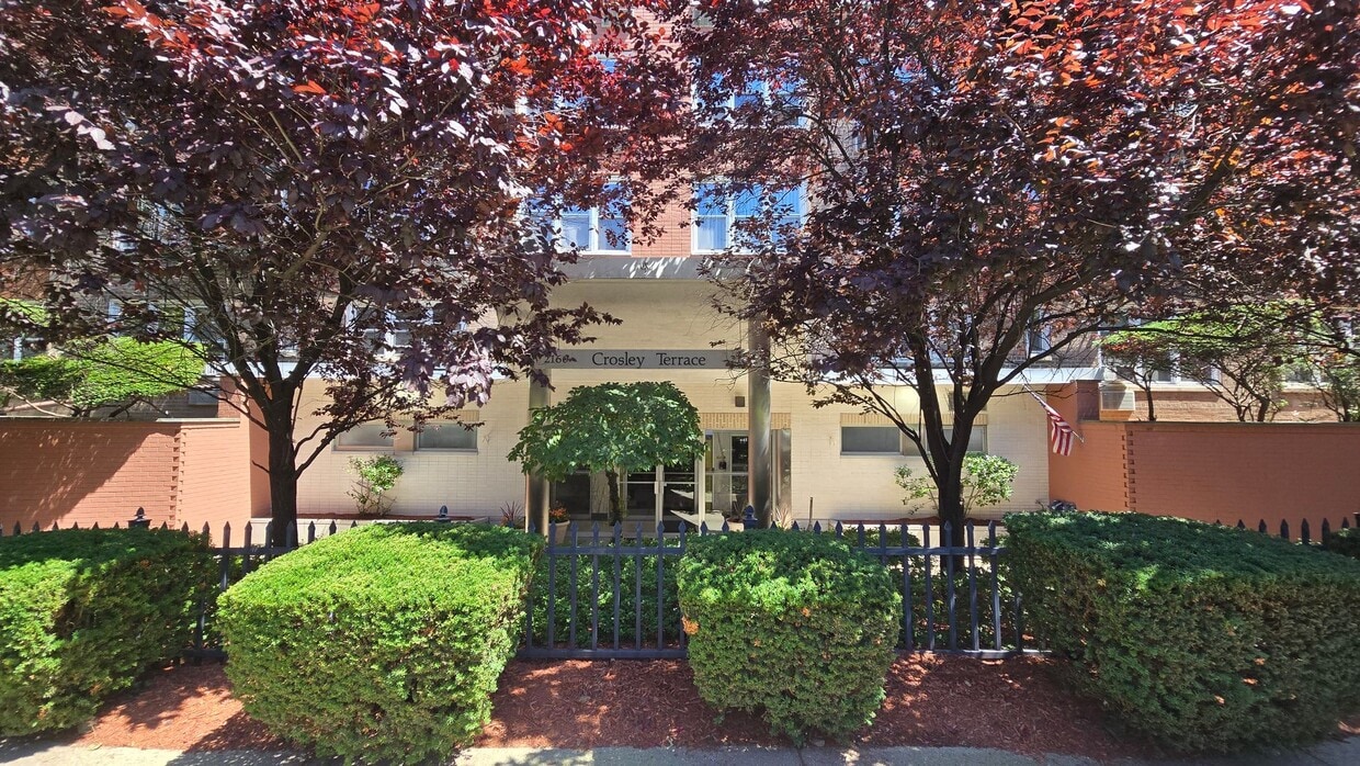 Photo - 2160 Center Ave, Fort Lee, NJ — 1 Bed / 1 Bath
