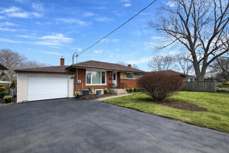 Building Photo - 90 Rochelle Dr