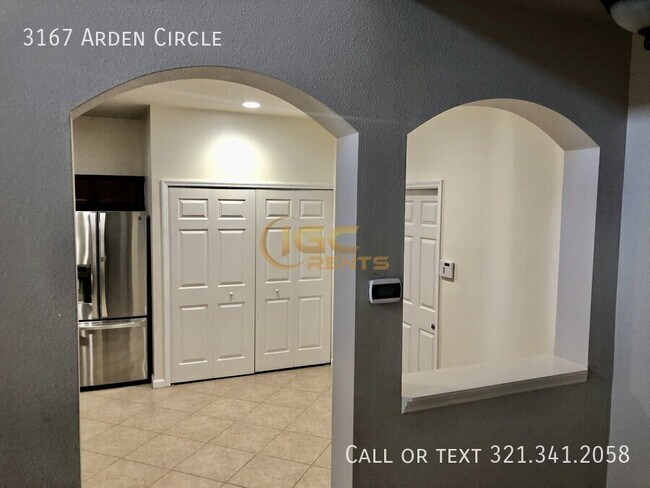 Foto del edificio - 3167 Arden Cir