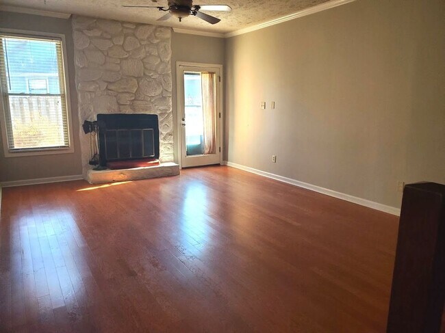 Foto del edificio - 4445 Briton Cir