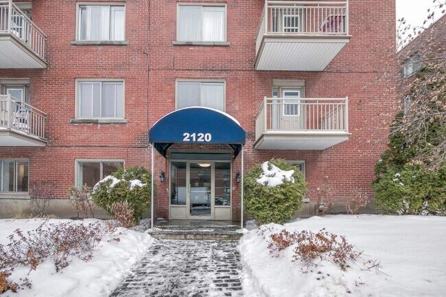 Photo du bâtiment - 2120 Av Van Horne