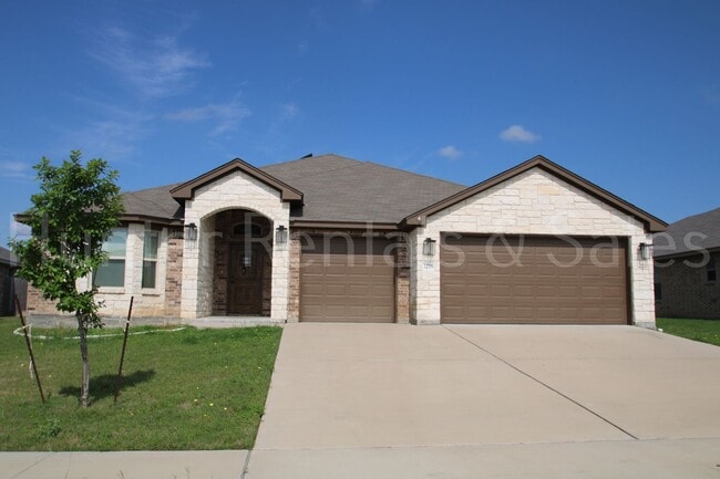 Foto del edificio - Bright, Open-Concept Living in Copperas Cove