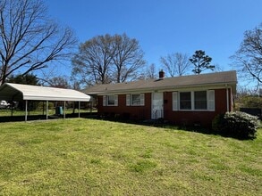 Building Photo - 344 Hall Dr