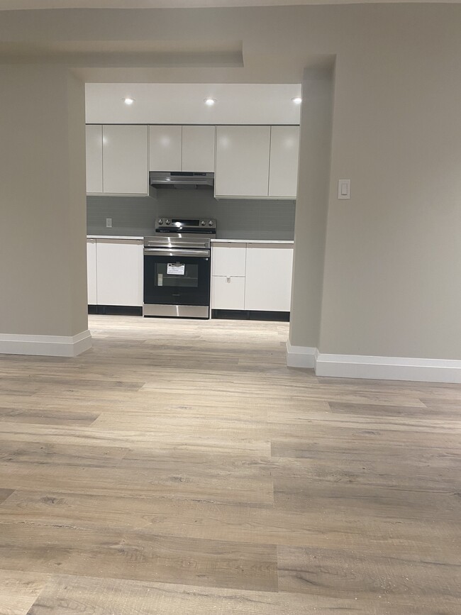 Photo du bâtiment - Brand new Parkside apartment !