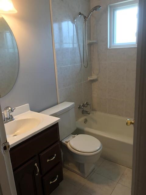 Foto del edificio - 3 bedroom/1 bathroom house in Woodson Terrace