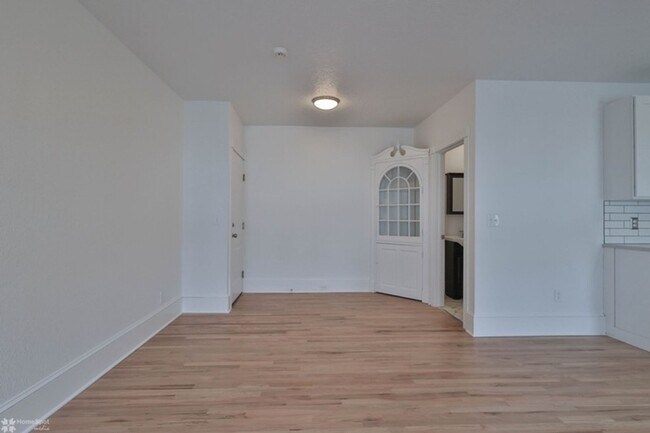 Foto del edificio - Brand-new renovated apartment with high en...