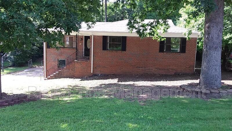 Foto principal - 2436 4th St NW