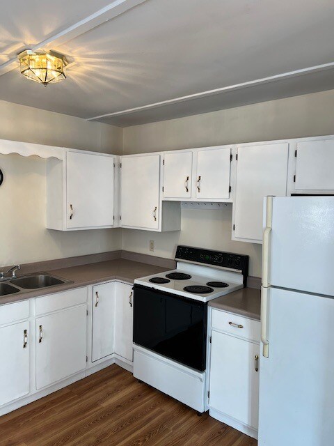 Foto del edificio - 108 Lake Hill Rd