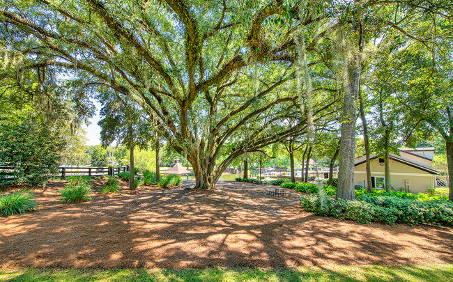 Building Photo - MAA Oak Grove