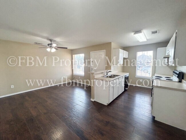 Foto del edificio - 208-210 West Lamar St