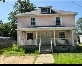 Building Photo - 217 Lester Ave