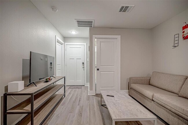 Foto del edificio - 3257 Holman St