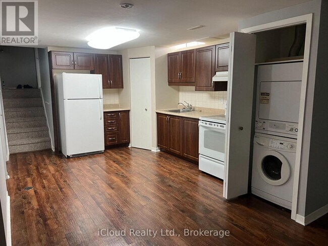 Photo du bâtiment - 82 Judith Crescent