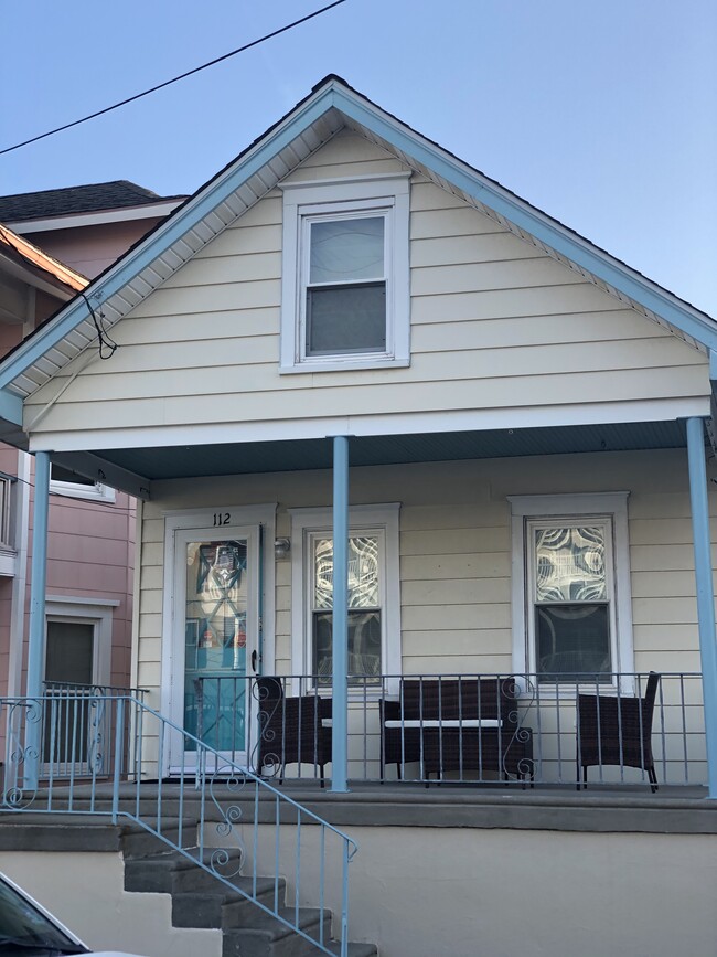 Building Photo - 112 E Taylor Ave
